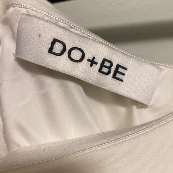 DO+BE | Strapless White/Ivory Dress - Clear straps Optional - Slit - Medium - Picture 2 of 6
